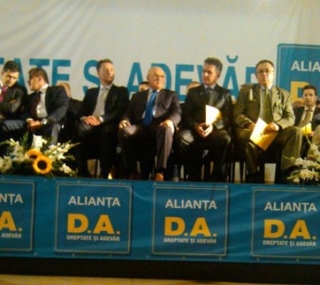 Mihai-Răzvan Ungureanu: FC va da preşedintele ţării şi va avea reprezentanţi în PE